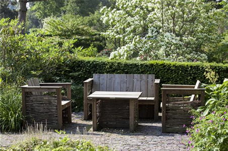 GARTENARBEITEN VOR DEM WINTER